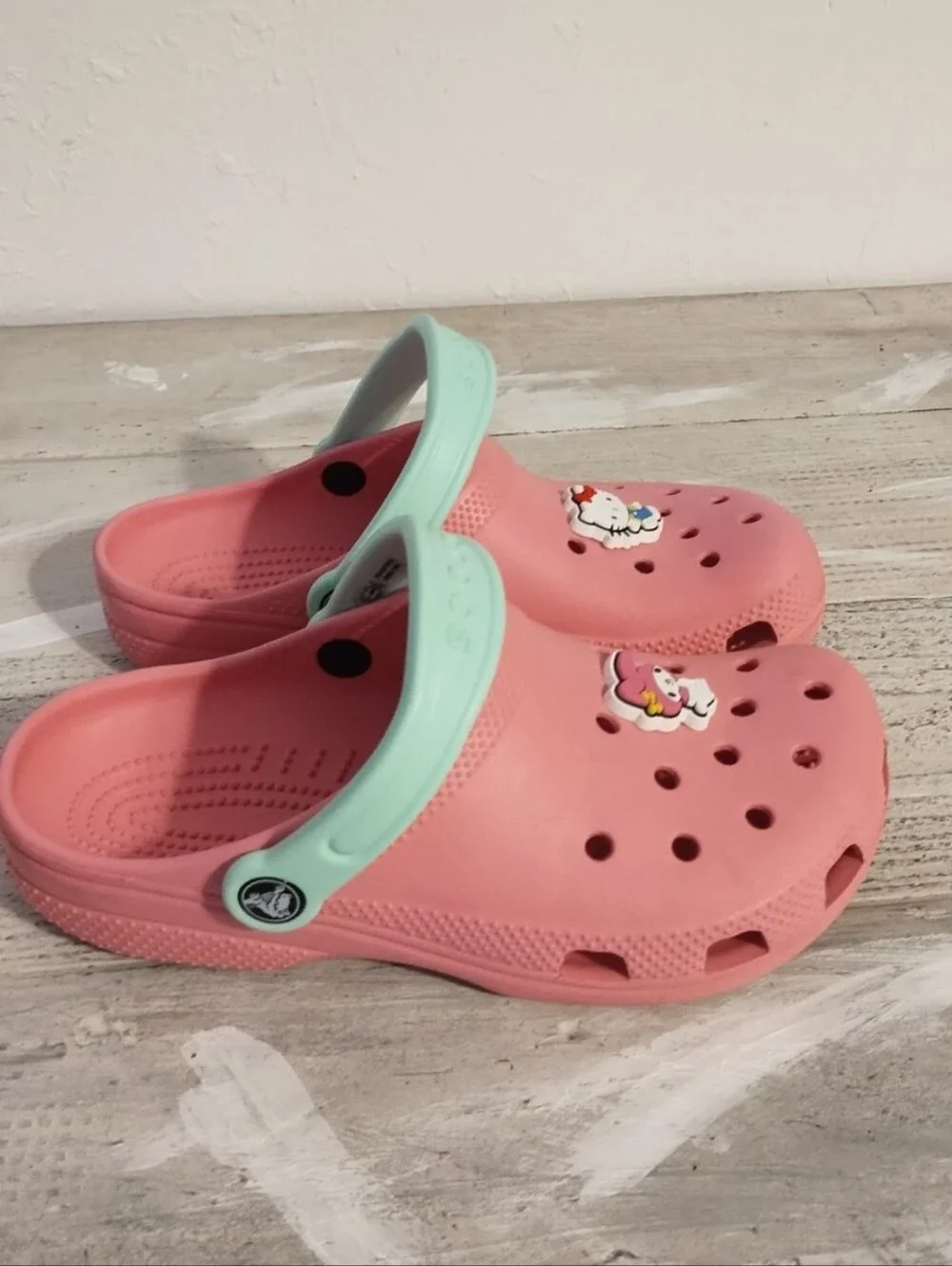 CROCS hello kitty